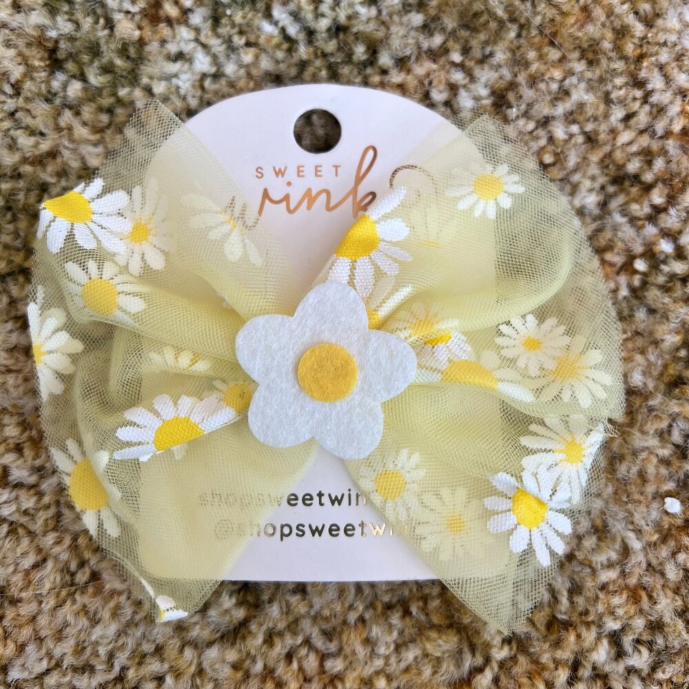 Sweet Wink - Daisy Bow Clip